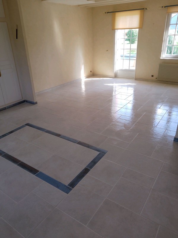 Rénovation d'un sol d'une maison de maître avec pose de carrelage multi format sur Yport 76 à côté d'Etretat
