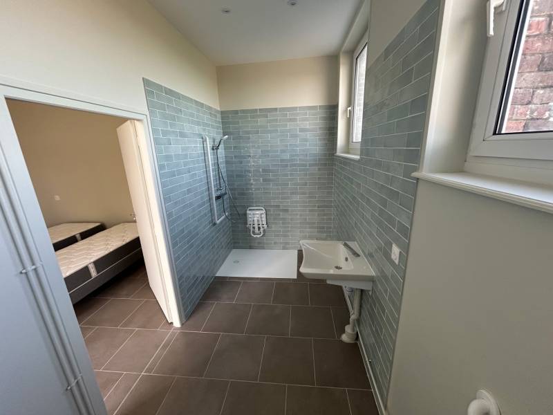 Rénovation salle de bains à Yvetot : travaux d'étanchéité et pose de faïence par nos artisans carreleurs