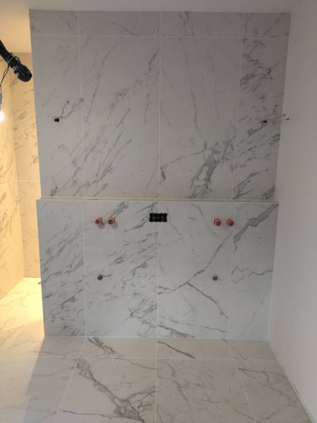 Entreprise pour la pose de carrelage mural grand format dans une salle de bain proche Yvetot 76