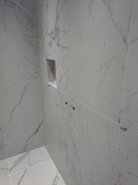 Entreprise pour la pose de carrelage mural grand format dans une salle de bain proche Yvetot 76