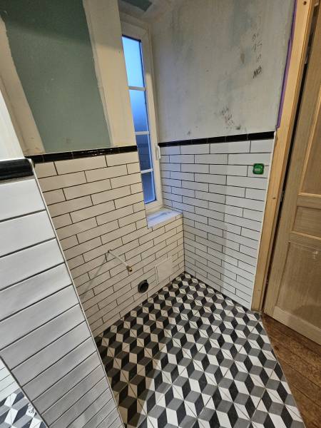 Société pour la pose de faïence 7,5x30 dans une salle de bains rénovée sur le secteur de Dieppe 76