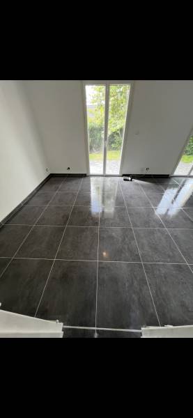 Artisan carreleur Offranville : Devis validé pour la rénovation de l'ensemble des sols et salle de bains (faïence) d'une maison