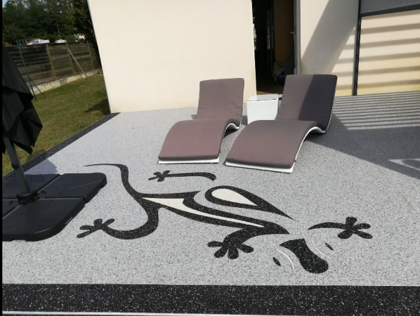 Pose d'un revêtement de sol drainant pour terrasse proche Le Havre