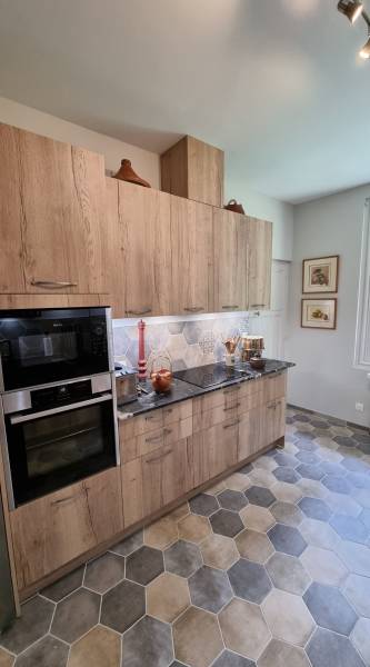 Pose de carrelage hexagonal sol et mur dans une cuisine à Saint Valéry en Caux