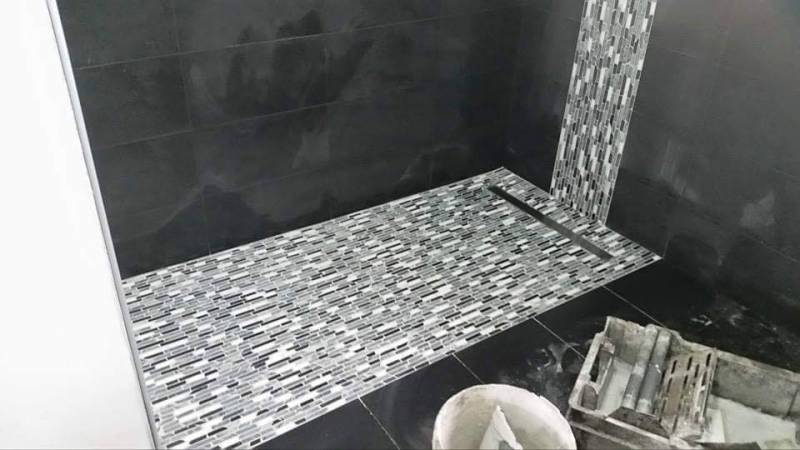 Installation d'une salle de bains avec douche à l'italienne proche Evreux