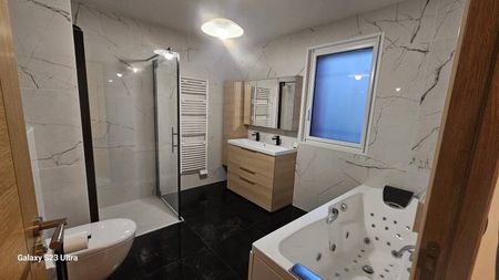 Notre zone d'activité pour ce service Pose de faïence sur du placo dans une salle de bain